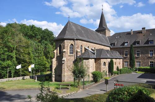Hunsrueck treis karden kloster maria engelport 6947122